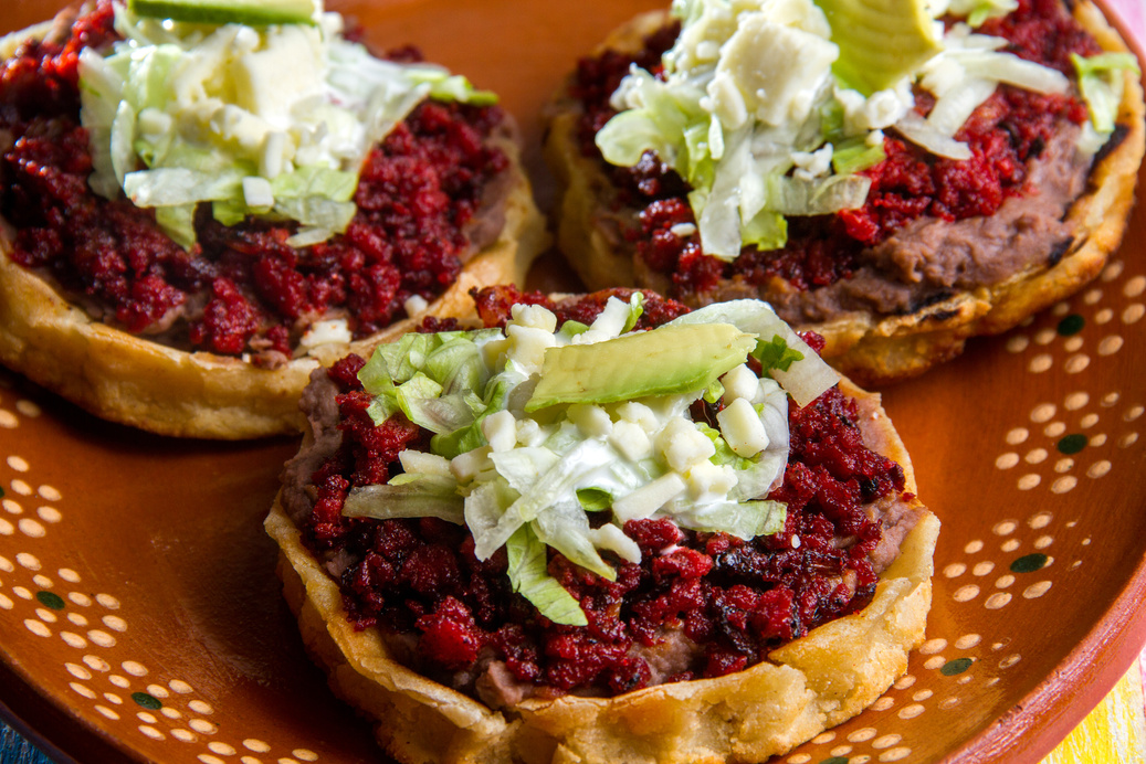 Mexican food: Chorizo sopes